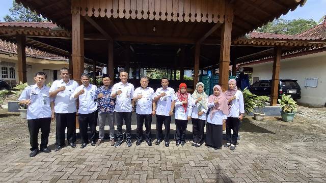 KUNJUNGAN WAKIL BUPATI WONOSOBO KE KANTOR KECAMATAN KEPIL